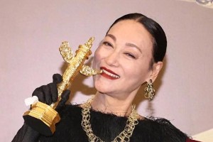 张译二封华表奖影帝，王一博淡定应对