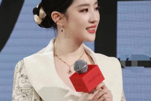 刘亦菲真人惊艳无比，照片难现其美