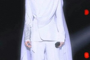 时代少年团成员时尚造型与演唱会回顾