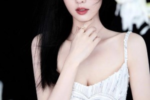 白鹿写真美图集：高清写真欣赏