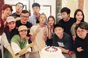 鹿晗关晓彤分手传闻与CP文化解析