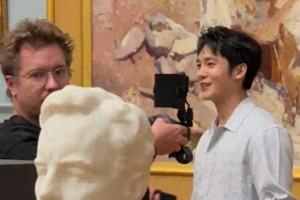 于适悉尼偶遇穿搭：简单款如何穿出高级感？
