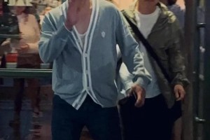 于适悉尼街头外八腿引争议，昔日劈腿丑闻再被扒
