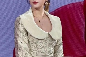 刘亦菲高领礼服封神 健康美碾压娱乐圈畸形审美